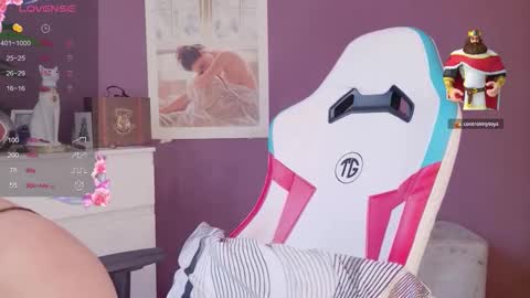 Snapshot of evva_foxxy chatting on February 3, 12:43 pm evva_foxxy online show from February 3, 12:43 pm