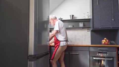 Naaktloper online show from April 6, 1:12 pm