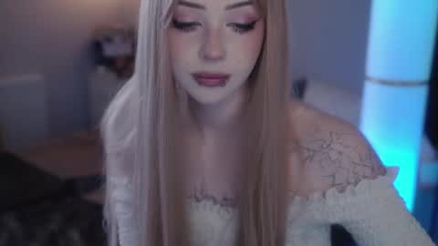 Alyson online show from February 25, 11:19 am