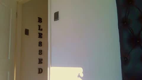 courtney online show from April 11, 6:07 am