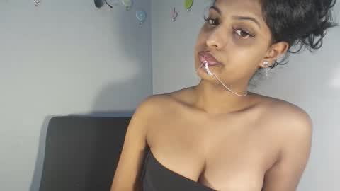 tiara online show from May 13, 8:01 am