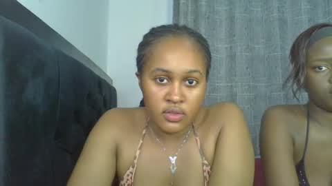 exotic_cutiee online show from June 22, 5:15 am