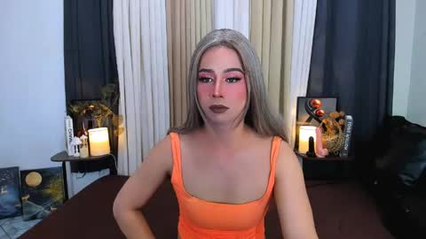 Snapshot of expensive_elise chatting on May 11, 4:15 pm expensive_elise online show from May 11, 4:15 pm