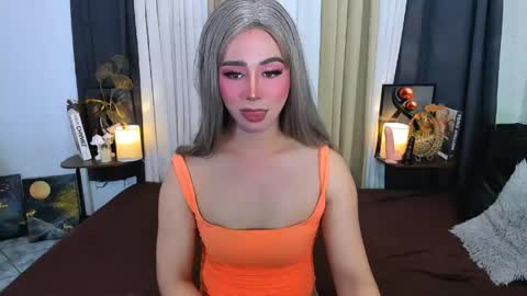Snapshot of expensive_elise chatting on May 14, 5:20 pm expensive_elise online show from May 14, 5:20 pm