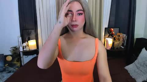 Snapshot of expensive_elise chatting on May 15, 6:59 pm expensive_elise online show from May 15, 6:59 pm