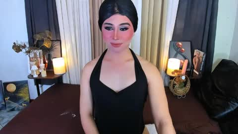 Snapshot of expensive_elise chatting on May 20, 6:47 pm expensive_elise online show from May 20, 6:47 pm