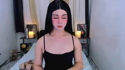 Snapshot of expensive_elise chatting on June 18, 11:14 am expensive_elise online show from June 18, 11:14 am