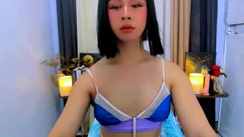 Snapshot of expensive_elise chatting on July 10, 9:12 am expensive_elise online show from July 10, 9:12 am