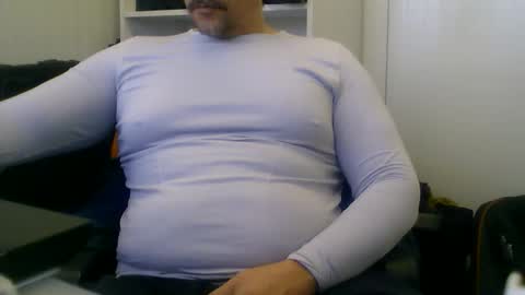 Snapshot of extrex2 chatting on February 28, 8:26 am derssing online show from February 28, 8:26 am