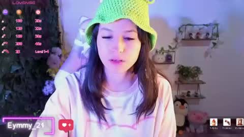 Snapshot of eymmy_24 chatting on June 16, 1:41 am eymmy_24 online show from June 16, 1:41 am