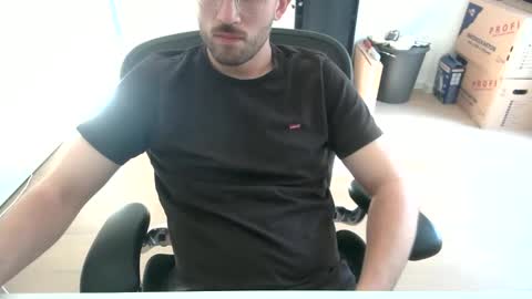 Snapshot of fabian_196 chatting on May 24, 4:45 pm Call me bitch online show from May 24, 4:45 pm