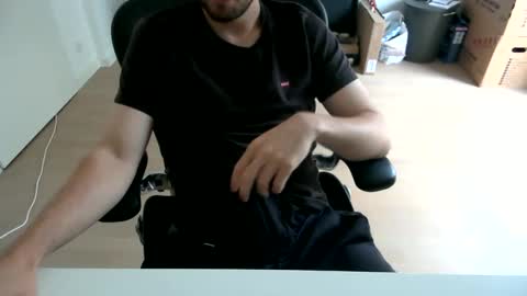 Snapshot of fabian_196 chatting on June 4, 3:07 pm Call me bitch online show from June 4, 3:07 pm