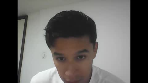 R online show from November 23, 7:13 pm