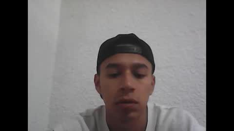 R online show from May 18, 3:07 pm