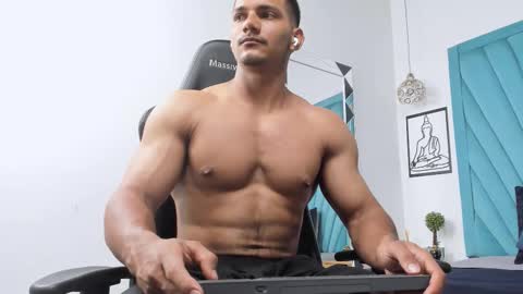 Snapshot of fabiorissi chatting on November 13, 8:30 pm FABIO online show from November 13, 8:30 pm