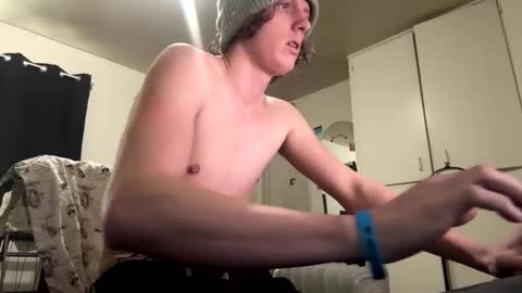Snapshot of fadedboy4u chatting on December 18, 7:31 pm fadedboy4u online show from December 18, 7:31 pm