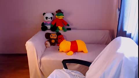 Elli  online show from March 6, 10:45 am