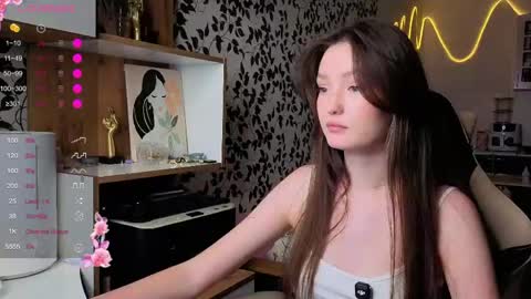 lina online show from June 4, 4:35 pm