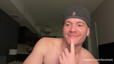 Travis online show from November 28, 7:44 am