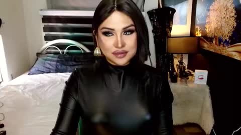 CLAUDIA VALVALERA online show from February 17, 7:38 am