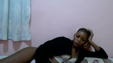 faizah_ online show from June 11, 11:25 pm