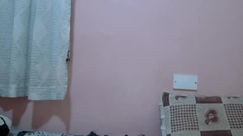 faizah_ online show from June 16, 3:14 pm
