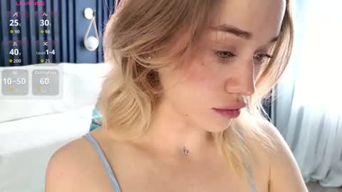 fancyamelia online show from June 14, 1:57 pm