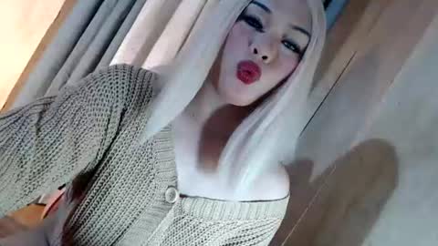 DANIELLA - DONT FORGET TO GIVE ME A THUMBSU UP online show from June 14, 11:51 pm