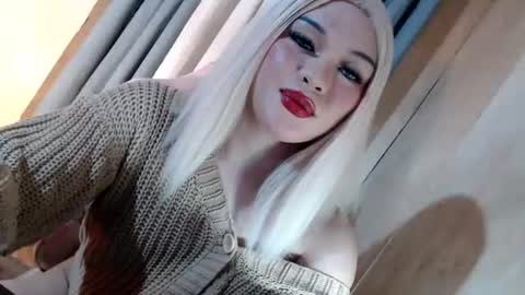 DANIELLA - DONT FORGET TO GIVE ME A THUMBSU UP online show from June 20, 5:27 pm