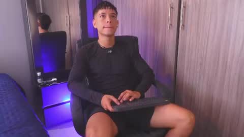 farid_jake_ online show from June 10, 4:06 pm