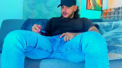 favid95 online show from November 3, 1:51 am