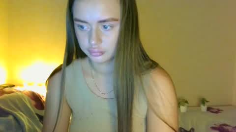 Snapshot of favorite_lovely_geneva chatting on December 25, 3:38 pm Jasminefeelings online show from December 25, 3:38 pm