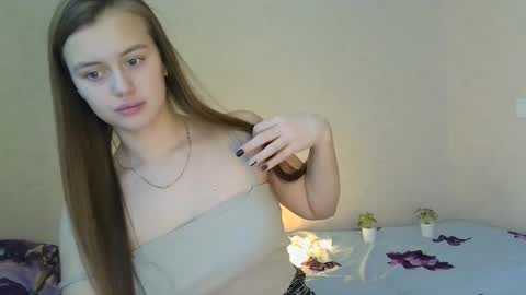 Snapshot of favorite_lovely_geneva chatting on January 23, 7:43 am Jasminefeelings online show from January 23, 7:43 am