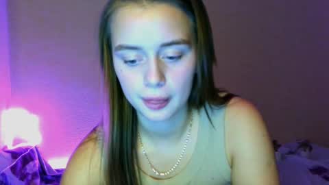 Snapshot of favorite_lovely_geneva chatting on February 25, 4:21 pm Jasminefeelings online show from February 25, 4:21 pm