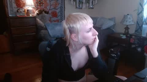 Snapshot of faye_rose chatting on March 4, 3:40 pm faye rose online show from March 4, 3:40 pm