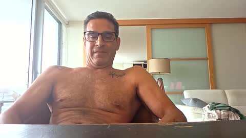 Snapshot of fdavoudi chatting on September 9, 9:14 pm Miami Persian online show from September 9, 9:14 pm