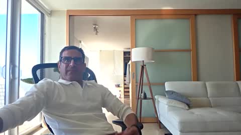 Snapshot of fdavoudi chatting on October 31, 7:26 pm Miami Persian online show from October 31, 7:26 pm
