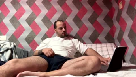 feet_fet online show from April 28, 12:10 pm