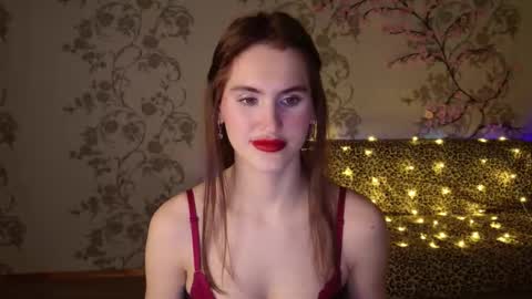 Snapshot of felicia_lav chatting on March 4, 5:41 pm Frida online show from March 4, 5:41 pm
