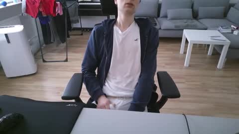 Snapshot of felixsagg chatting on December 10, 12:27 pm felixsagg online show from December 10, 12:27 pm
