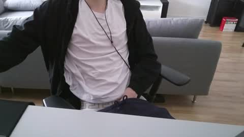 felixsagg online show from June 15, 9:22 am