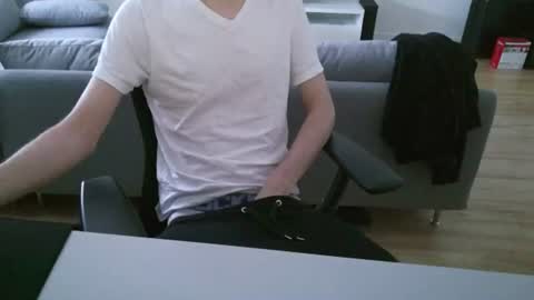 felixsagg online show from June 18, 6:02 am