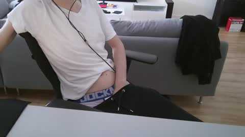 felixsagg online show from June 18, 9:14 am