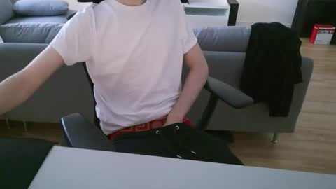 felixsagg online show from June 19, 6:18 am