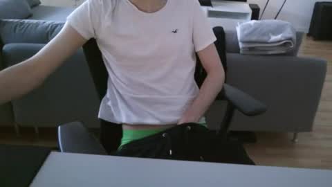 felixsagg online show from June 23, 6:33 am