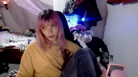 fempue online show from March 25, 8:42 am