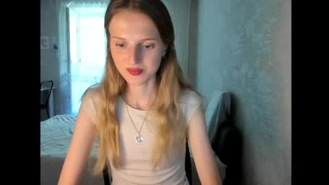 Snapshot of feralberry_dina chatting on July 4, 10:21 am Dana online show from July 4, 10:21 am