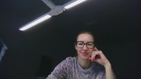 feraliss online show from June 8, 11:54 am
