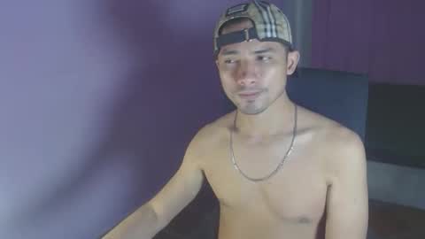 fermingomez1 online show from March 4, 12:16 am