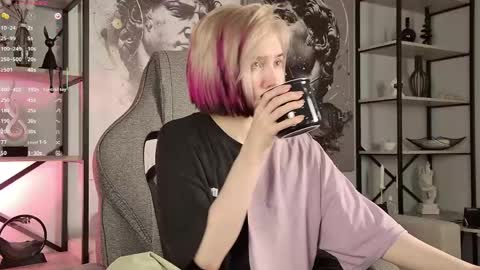 Rey online show from May 30, 6:16 pm